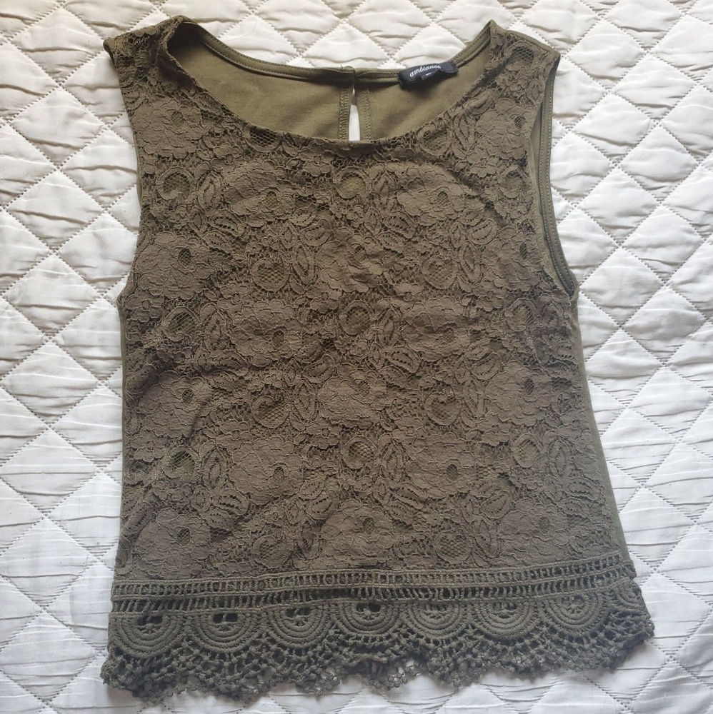 Ambiance floral crochet top